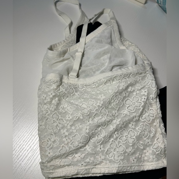 LAST CHANCE! 
Set of 2 Old Navy Bralettes – White Lace & Black Knit – Size 2X - Picture 5 of 9